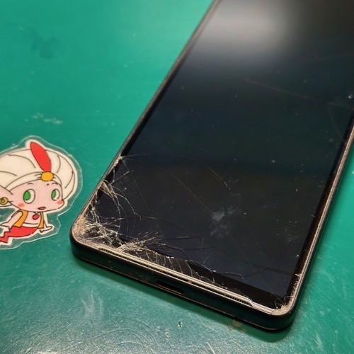 画面左下が割れて液晶不良をおこしたXperia10Ⅳ