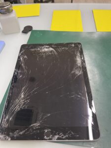 iPadの画面割れ修理です。