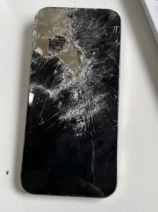 iphone修理　広島
画面割れ